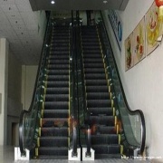 浦东地区，商务楼电梯保税区电梯回收拆除