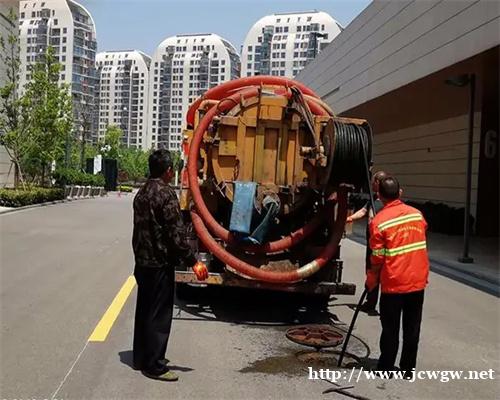 厕所堵了怎么办?千万不要用手疏通 厕所堵了怎么办?千万不要用手疏通