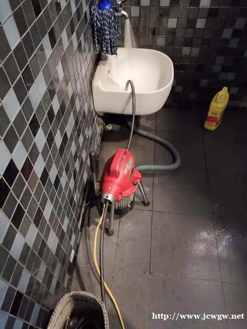 太原和平南路上门修下水管道师傅疏通马桶电话 太原和平南路上门修下水管道师傅疏通马桶电话