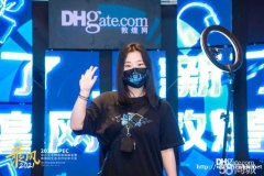 泡泡机、充气城堡、积木乐高、VR、AR、娃娃机等等供应