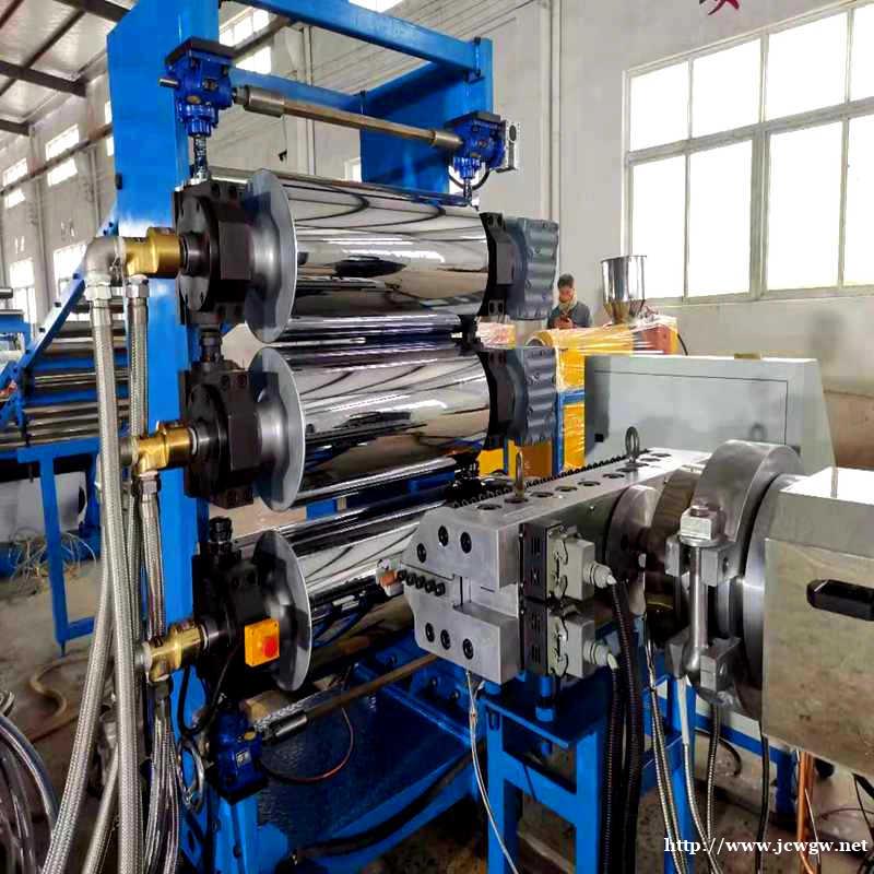 徐州恭乐橡塑机械汽车脚垫内饰片材挤出机 徐州恭乐橡塑机械汽车脚垫内饰片材挤出机