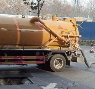 如何安全快捷的疏通堵塞的厨房地漏管道？