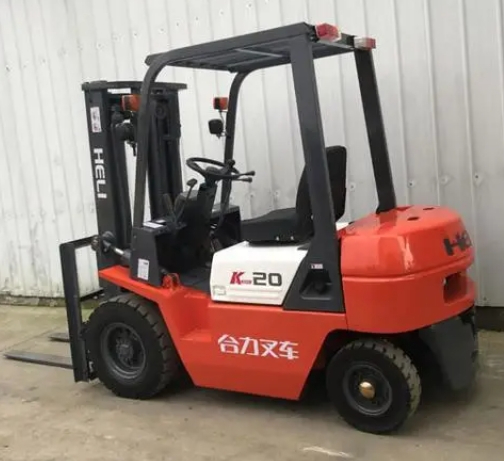 叉车规格和型号越大,功能越全面,租金费用也会相应提高的原因