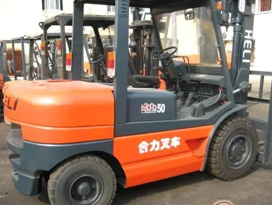 根据不同的用途和结构特点叉车可以分成哪些不同的种类?