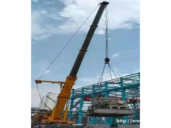 广告牌吊装:需要多少台吊车进行操作? 广告牌吊装:需要多少台吊车进行操作?