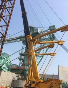 吊车的支腿伸展长度怎样影响稳定性？