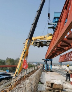 什么是吊车在仓储物流中的关键作用?