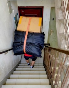 怎样在搬家时保护好精心装饰的墙面不受损？