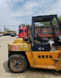 叉车装货在进贤县,如何确保高效与安全?