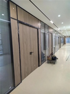 介绍绍兴玻璃隔断装饰产品的优势