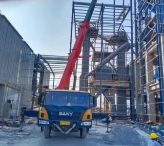 吊车的起重臂可以伸展到很长,它的结构强度是如何保障的?