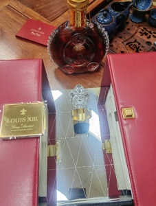 新乡延津名酒回收茅台酒五粮液 高档礼品礼品回收