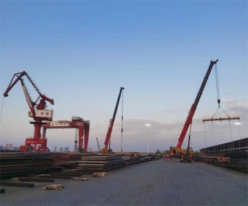 湘潭吊车出租公司实力雄厚、吊装经验丰富