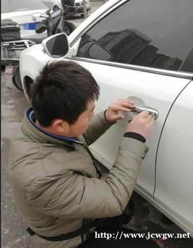 托里开汽车锁 配车钥匙要多少钱 托里开汽车锁 配车钥匙要多少钱