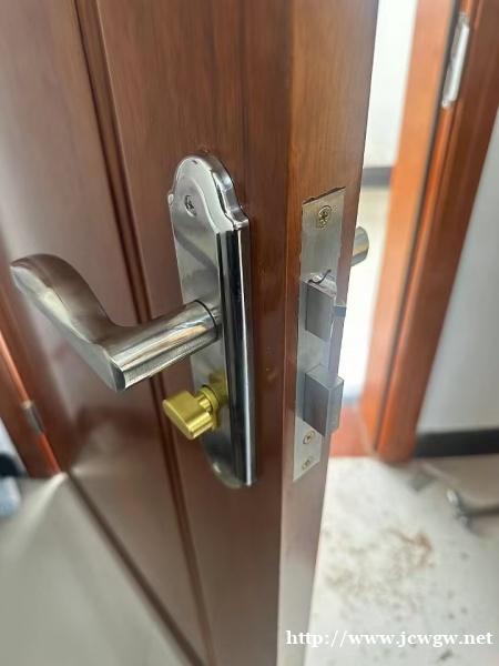 配一条车钥匙多少钱?潜山配汽车钥匙收费一般多少钱? 配一条车钥匙多少钱?潜山配汽车钥匙收费一般多少钱?