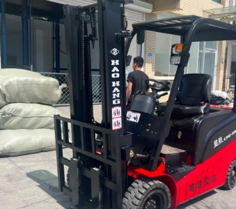 如今的叉车出租能高效应对不同叉车装卸任务吗?