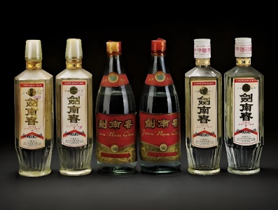 新乡哪回收礼品 本地回收茅台酒五粮液 洋酒红酒名酒回收电话