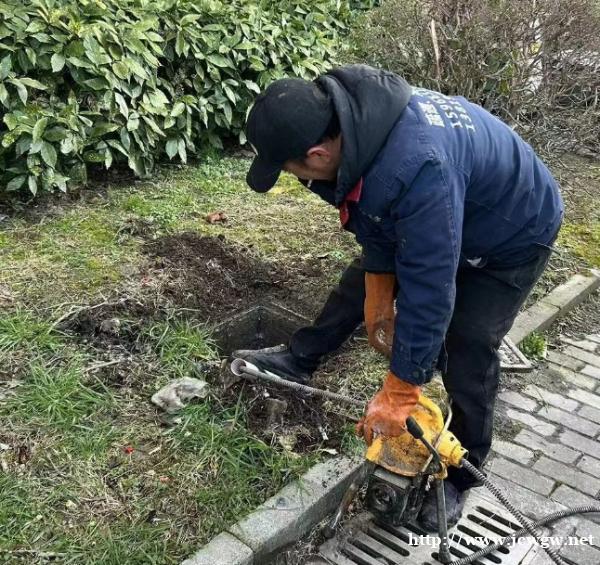 我们如何去判断自己家里的化粪池满了需要清理? 我们如何去判断自己家里的化粪池满了需要清理?