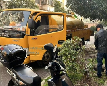 厕所堵塞比较严重，找疏通师傅上门未疏通需要收取费用吗？