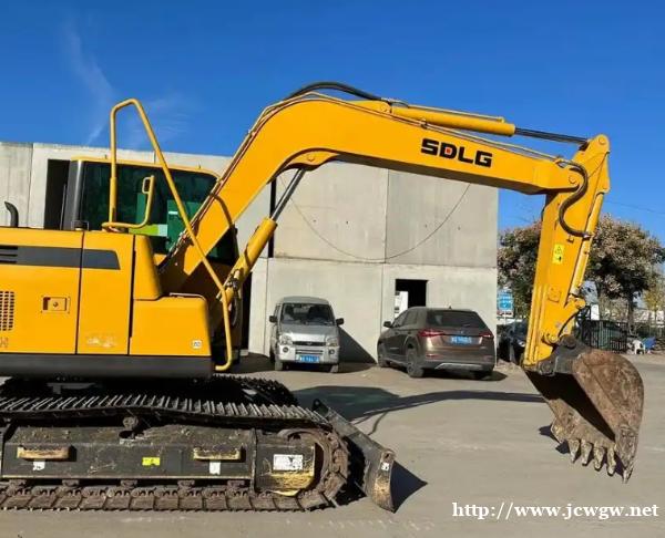 老旧挖机出租在简单工程中价格会便宜多少? 老旧挖机出租在简单工程中价格会便宜多少?