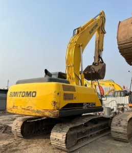 长期挖机出租给建筑公司,价格优惠有哪些?