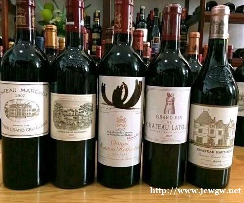 白酒是不是放得越久口感越佳?双流酒回收价格 白酒是不是放得越久口感越佳?双流酒回收价格