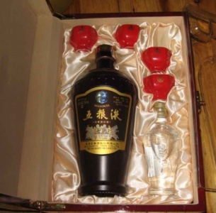 郫县回收礼品浅谈鉴赏红酒小知识
