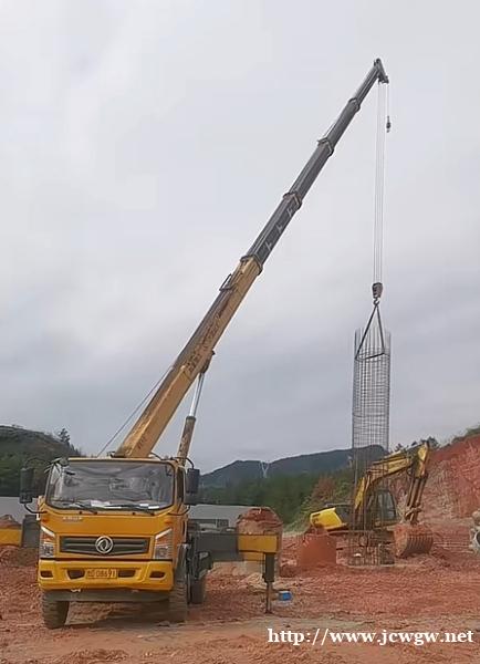 山区作业不用愁,松桃锦宏吊装专业吊车出租解难题! 山区作业不用愁,松桃锦宏吊装专业吊车出租解难题!