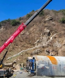 想在西安蓝田县租赁一台100吨的吊车进行设备吊装，需要多少费用？