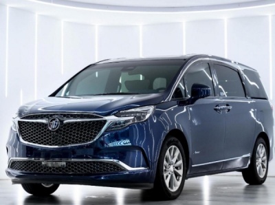 包车费用会因为季节或者节假日而有所不同吗?