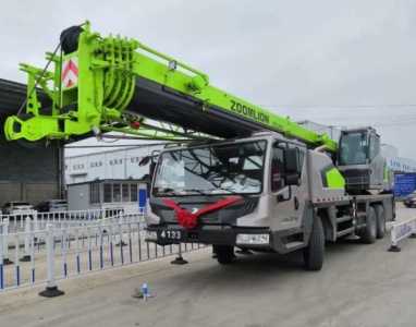 在大型物流运输中，吊车出租扮演着怎样的角色？