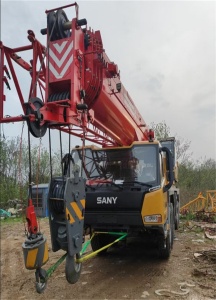 租随车吊怎样确保司机操作熟练？