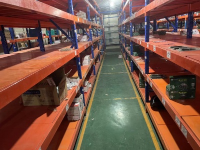 求购库房高位重型货架 二手货架回收拆除