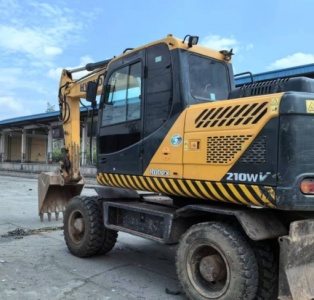 你的工程进度缓慢，是因为没选对轮式挖机出租？