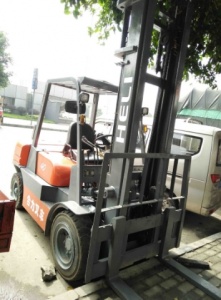 凯里租用叉车时需要注意哪些事项？