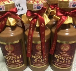 蛇年茅台酒瓶回收价格一览，高价回收蛇年茅台酒空瓶