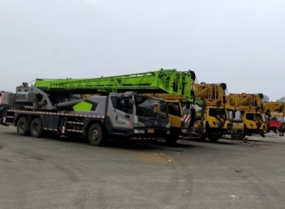 柳州吊车租赁分析汽车吊车的组成