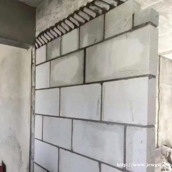 南宁哪里能找到靠谱的轻质砖隔墙服务呢? 南宁哪里能找到靠谱的轻质砖隔墙服务呢?