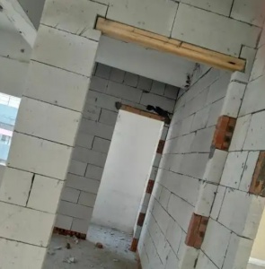 泡沫砖和加气块的导热系数对比是多少？