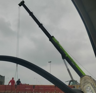 吊车救援服务怎么收费？本地24小时响应有哪些优势？