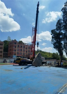 想在林芝巴宜区租用一台25吨的吊车,需要提前多久预约?