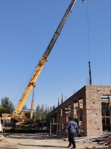 汝阳小吨位吊车租赁性价比高吗？不同价格区间比较？