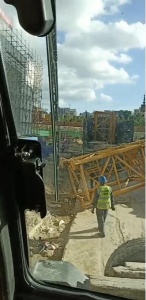 保山吊车出租常见吊车液压油会出现的小问题