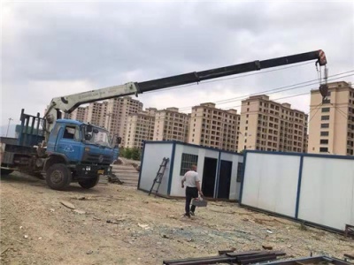 保山市吊车出租需要注意哪些问题才能保证工程的顺利进行?