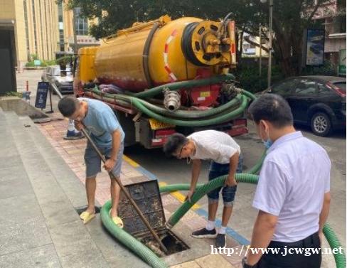 昆明晋宁县化粪池清理,高压清洗油污管道,餐馆食堂隔油池清理 昆明晋宁县化粪池清理,高压清洗油污管道,餐馆食堂隔油池清理