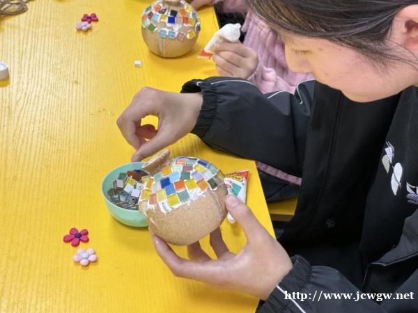 童心巧手·创意无限—苏州三六六马赛克花瓶DIY活动火热招生中 童心巧手·创意无限—苏州三六六马赛克花瓶DIY活动火热招生中