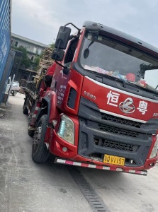 开平市12吨随车吊租用一个台班大概多少钱？