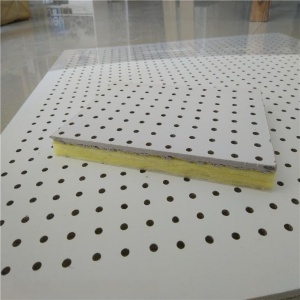 优质复合穿孔吸音板机房专用阻燃吸音板源头厂家现货供应