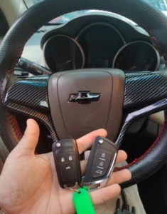 南昌附近开锁电话-无损开车锁_24小时急换锁配汽车钥匙