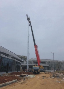 赤壁市体育中心高空灯吊装